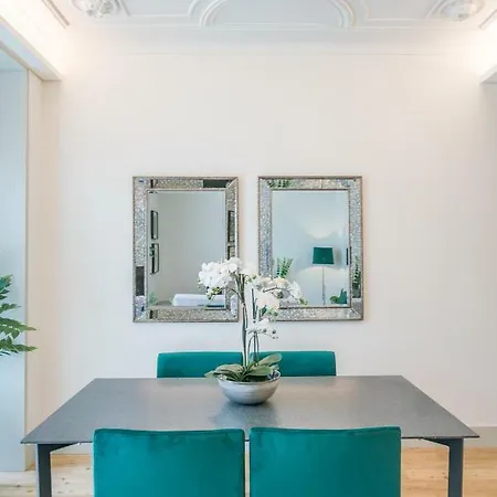 Courtyard & Elegance * Lisbon