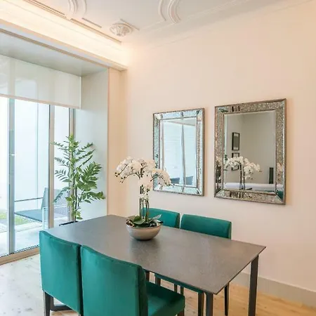 Courtyard & Elegance * 리스본