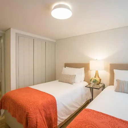 Courtyard & Elegance