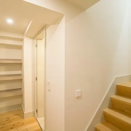 Courtyard & Elegance