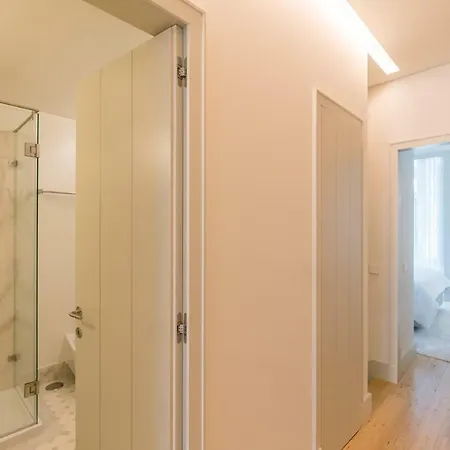 Courtyard & Elegance