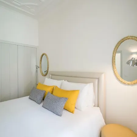 Courtyard & Elegance * 리스본