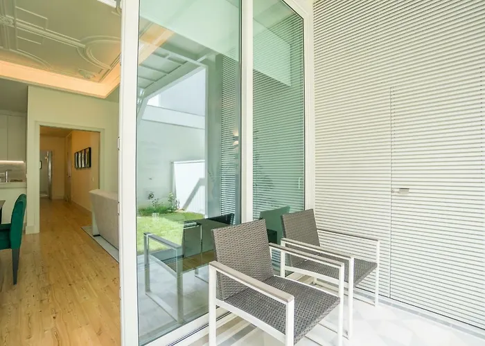 Courtyard & Elegance Apartment *