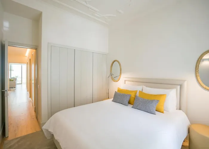 Courtyard & Elegance Apartment *