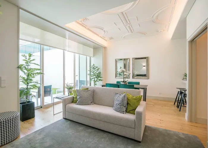 Courtyard & Elegance * Lisbon