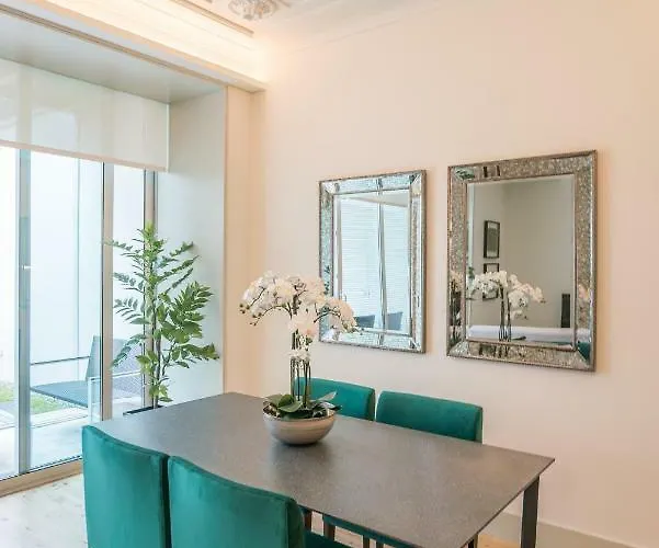 Courtyard & Elegance * Lisbon