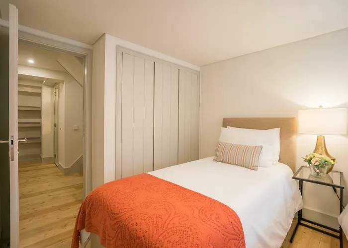 Courtyard & Elegance *