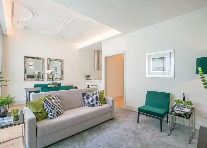 Courtyard & Elegance Apartment *