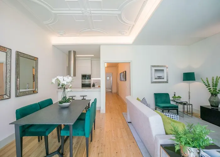 Courtyard & Elegance