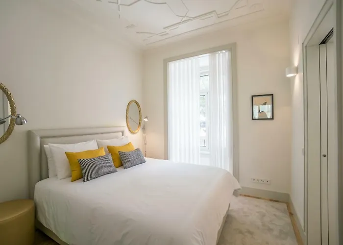 Courtyard & Elegance Apartment