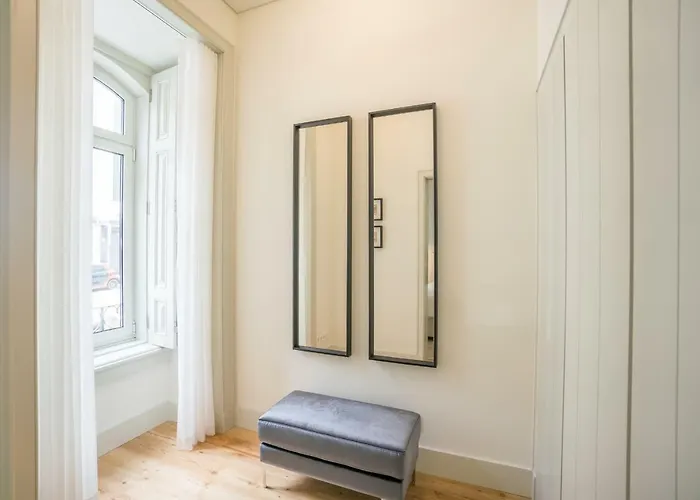 Courtyard & Elegance Apartment