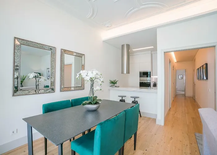 Courtyard & Elegance Apartment