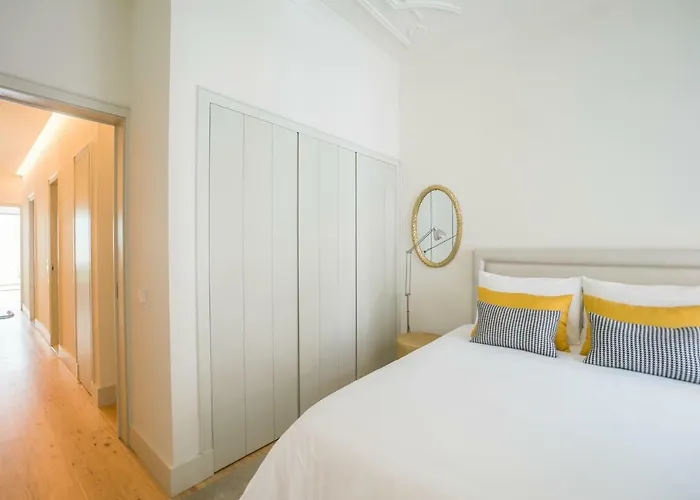 Courtyard & Elegance * Lisbon