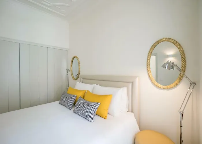 Courtyard & Elegance * Lisbon