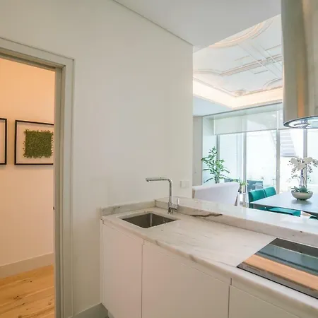 Apartman Courtyard & Elegance *